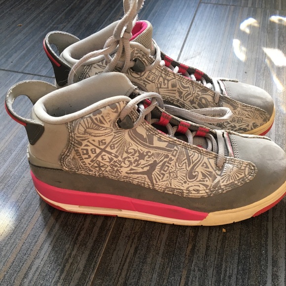 Jordan sneakers - Picture 3 of 5